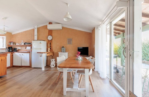 Estibeaux Casa | Le Pied à Terre – Gîte acogedor con piscina y vistas a los Pirineos, en Estibeaux
