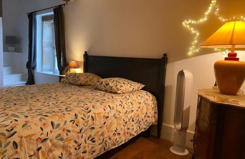 Saint-Loup-de-Varennes Cama Y Desayuno | Le pigeonnier de Saint-Loup Bed and Breakfast