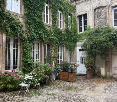 Old Town Apartamento | Le Préfecture - Hôtel particulier au coeur de Dijon