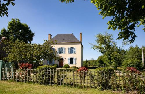 Saint-Pierre-sur-Erve Casa | Le Presbytère
