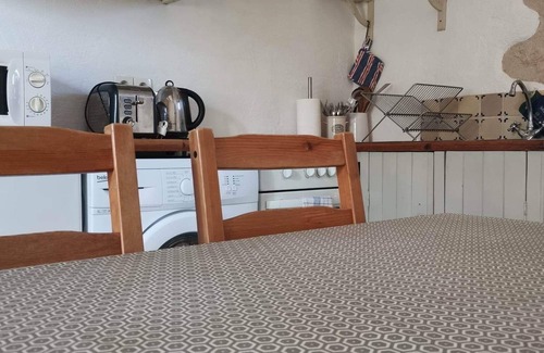 Landrais Casa | Le Pressoir - Traditional Farmhouse nr La Rochelle. beaches 20 mins and a pool.