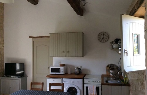 Landrais Casa | Le Pressoir - Traditional Farmhouse nr La Rochelle. beaches 20 mins and a pool.