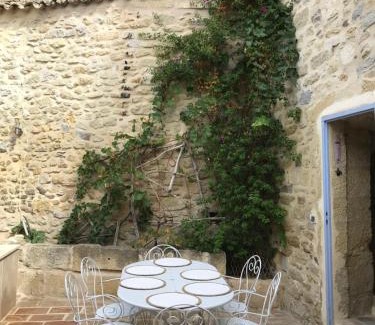 Gallargues-le-Montueux Casa | Le prieuré