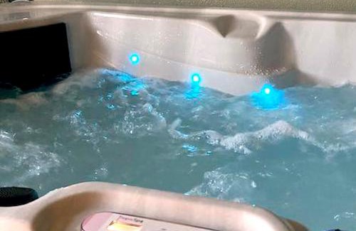 Verfeil Casa | LE PRIEURE - Suites romantiques spa privatif, piscine, jardin, massages proche de Toulouse
