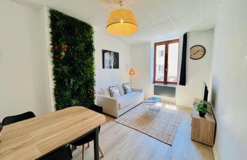 Bourgoin-Jallieu Apartamento | Le République 2, Gare, Centre-Ville