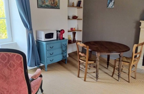Clinchamps-sur-Orne Casa | Le Relais Francette Along the voie verte, pets welcome