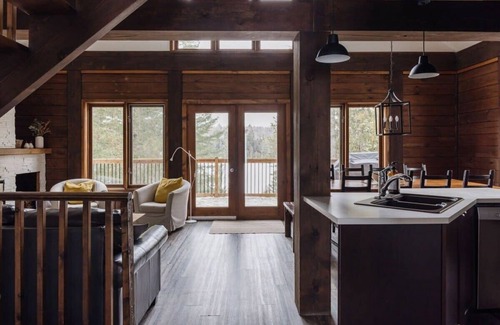 Chertsey Chalet De Esquí | Le Repos - Warmth of wood and modern decoration