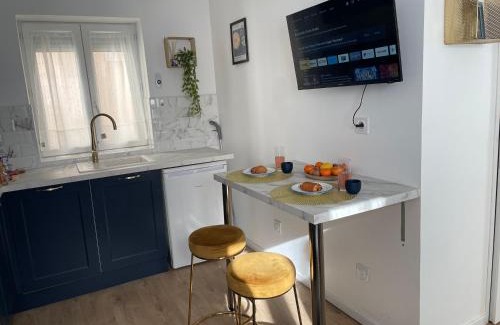 Montlucon Apartamento | Le Requiem -Terrasse -Climatisation -Gare