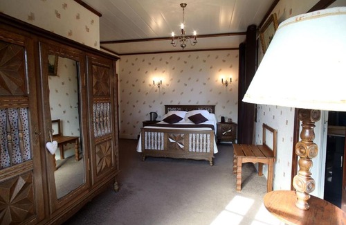 Mezieres-sur-Oise Cama Y Desayuno | Le Robinson