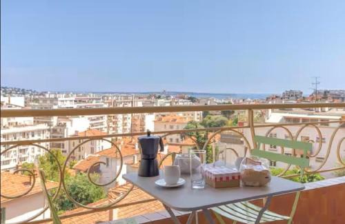 Carnot Apartamento | LE ROCHER avec terrasse et vue mer, près du centre-ville