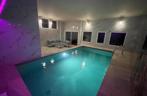 Verneuil-sur-Vienne Casa | Le Royal - Piscine intérieure - sauna