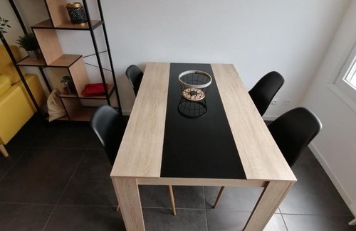 Mons-en-Baroeul Apartamento | Le Rubens T3 cosy avec parking privée