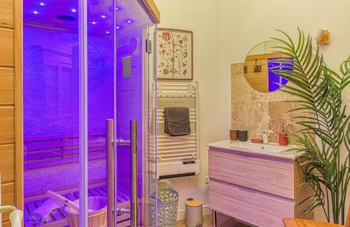 Gare Apartamento | Le Saint-Pierre - Idéalement situé avec sauna