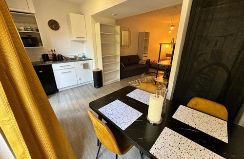 Montbeliard Apartamento | Le Salon Doré Apartment