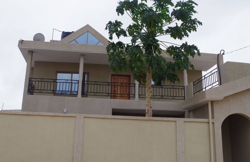 Lome Casa | Le Samourai - Entire Modern House in Zanguera near UCAO, Lome with Free WiFi