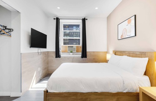 Quartier des Spectacles Hotel | Charming 1 bedroom Hotel in Montreal- AAA LOCATION