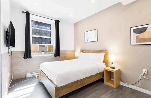 Quartier des Spectacles Hotel | Charming 1 bedroom Hotel in Montreal- AAA LOCATION