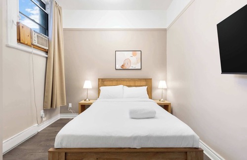Quartier des Spectacles Hotel | Welcome to ''Le Sand & Stone Hotel'' AAA location
