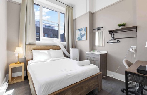 Quartier des Spectacles Hotel | Welcome to ''Le Sand & Stone Hotel'' AAA location