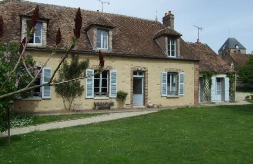 La Villeneuve-au-Chatelot Casa | Le Saule Argenté