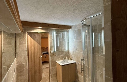Hirmentaz Apartamento | Le Savoyard - Bar & Jacuzzi