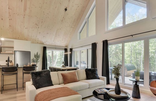 Pont-Rouge Chalet De Esquí | Le Scandinave – Nordic Retreat – Private Sauna, Spa & Cold Plunge