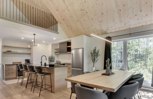 Pont-Rouge Chalet De Esquí | Le Scandinave – Nordic Retreat – Private Sauna, Spa & Cold Plunge