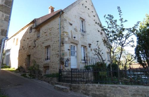 Metz-le-Comte Cama Y Desayuno | Le Sept-Maison du XVII ème siècle