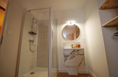 Agen Apartamento | Le Seventies & Spa Appartement spacieux et athypique, cœur du centre ville