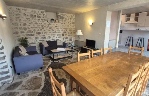 Villeneuve Casa | Le Soleil - Authentique - À 10 m du Château