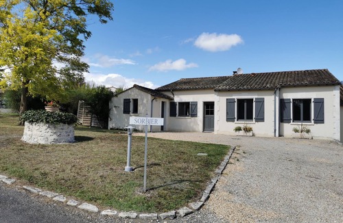 Chalais Casa | Le Sorbier - Villa Charmant Avec Piscine Privé