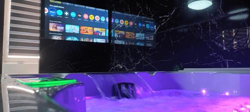 Paulhac Apartamento | Le SPArt un jacuzzi une salle de sport un appartement entièrement équipée pour votre bien être