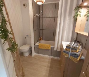 Gaillac Apartamento | Le Sporting Land - avec entrée autonome, parking privé & sa piscine ! -