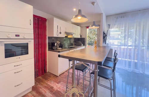 Riou - Petit Juas - Av de Grasse Apartamento | LE SURCOUF Appartement by 4 By SUNSET
