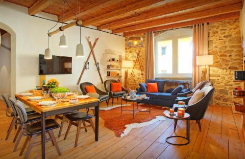 Annecy Old Town Chalet De Esquí | Le SwansDoors - OVO Network