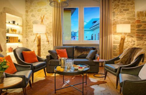 Annecy Old Town Chalet De Esquí | Le SwansDoors - OVO Network