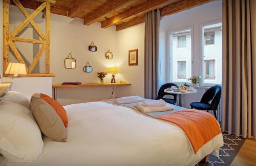 Annecy Old Town Chalet De Esquí | Le SwansDoors - OVO Network