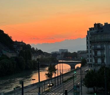 Quartier Chorier-Berriat Apartamento | Le Téléphérique, 6 pers, 300 m Gare, Climatisation