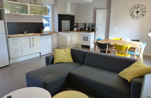 Vallon-Pont-d'Arc Cabaña | Le torrent, gîte 100 m2, centro del pueblo, en casa reformada con 4 casas rurales