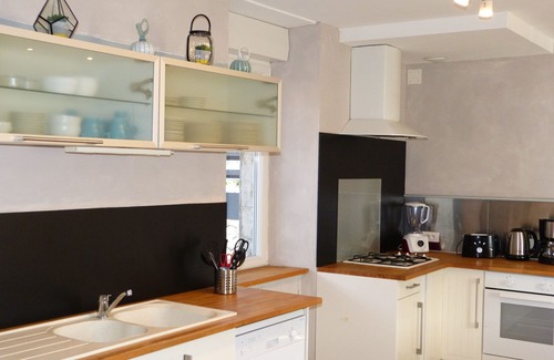 Vallon-Pont-d'Arc Cabaña | Le torrent, gîte 100 m2, centro del pueblo, en casa reformada con 4 casas rurales