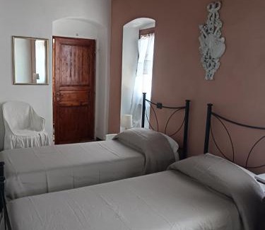 Sarzana Cama Y Desayuno | Le Travi