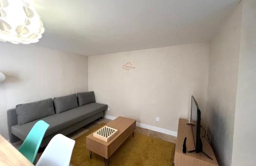 Montlucon Apartamento | Le Troglodyte - Home Homy