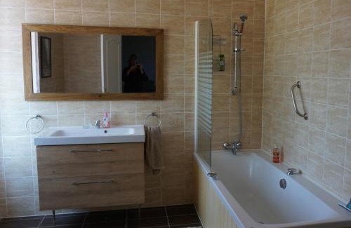 Saint-Yrieix-la-Perche Cama Y Desayuno | Le Tulipier de la Serre