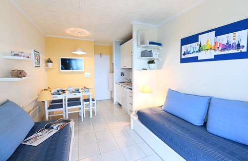 Cap Esterel Apartamento | Le Village (C4221) by Interhome