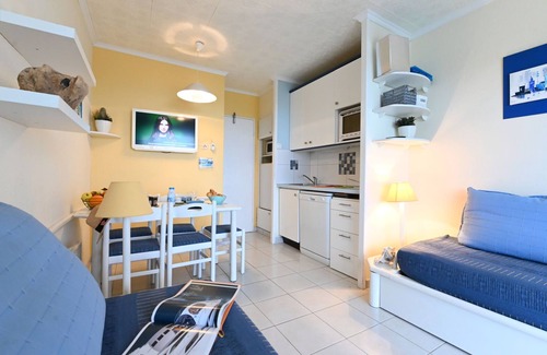 Cap Esterel Apartamento | Le Village (C4221) by Interhome