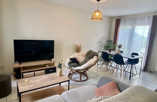 Poitiers Casa | Le Voltaire: a cozy and bright little house