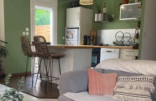 Poitiers Casa | Le Voltaire: a cozy and bright little house