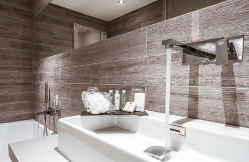 Champery Hotel | Le White