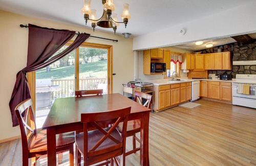 Deadwood Casa | Lead Hideaway with Fireplace, Grill and Deck!