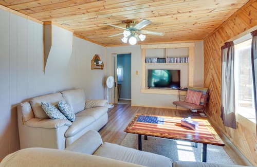 Deadwood Casa | Lead Hideaway with Fireplace, Grill and Deck!